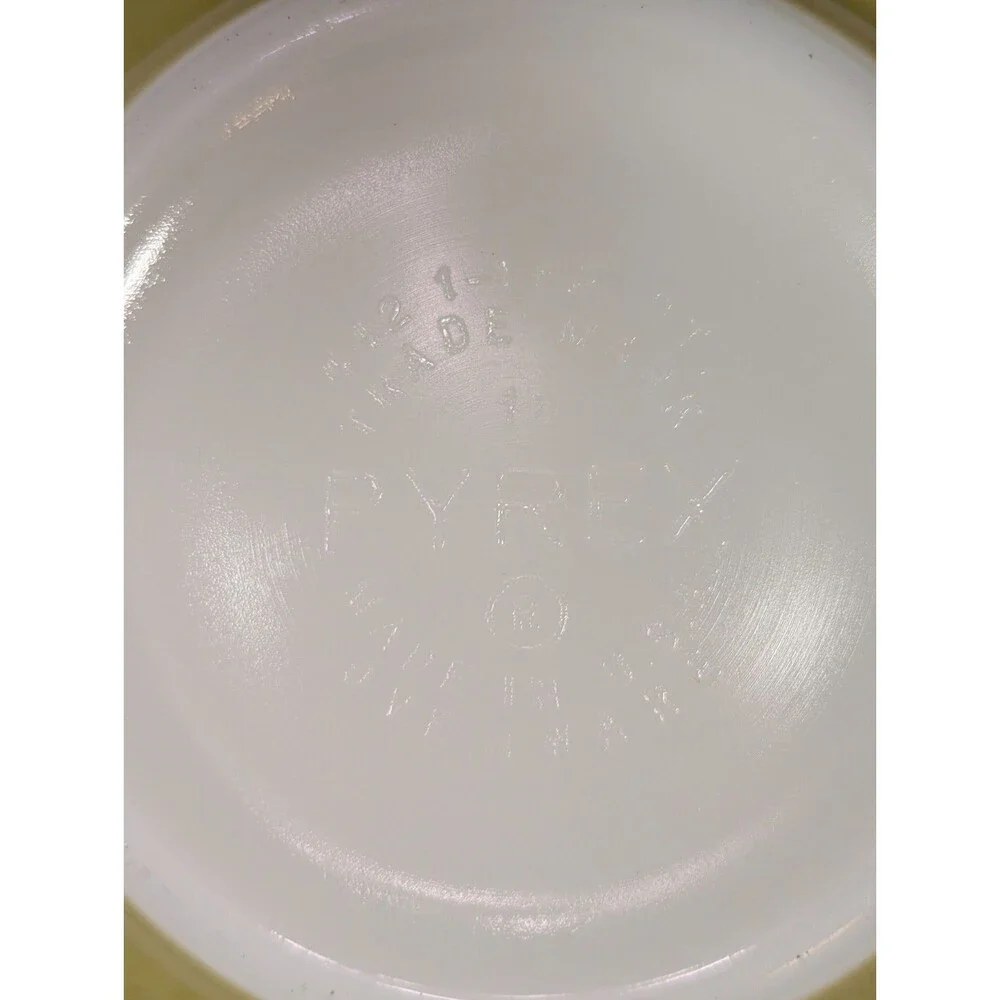 Vintage Pyrex Avocado Green Cinderella Mixing Bowl #441 1.5 Pt 7